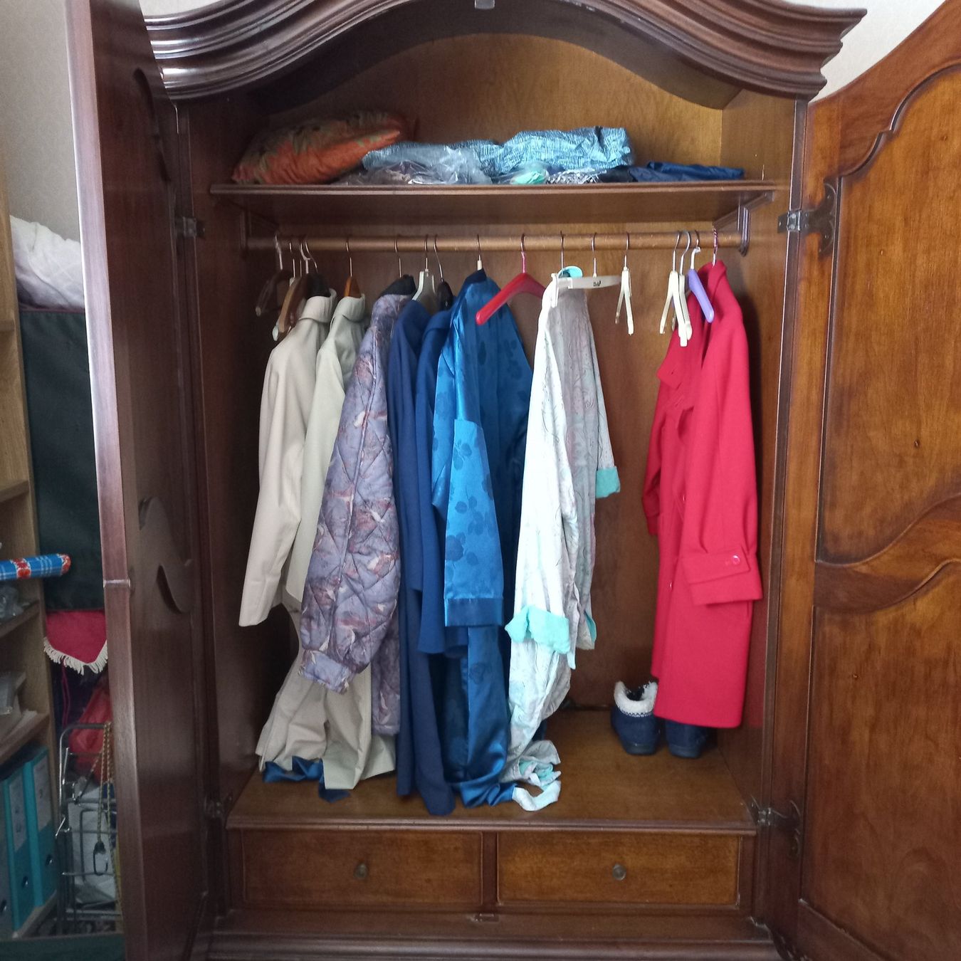 Armoires: Armoire – D'occasion à Jongny par dve_7nbz 1