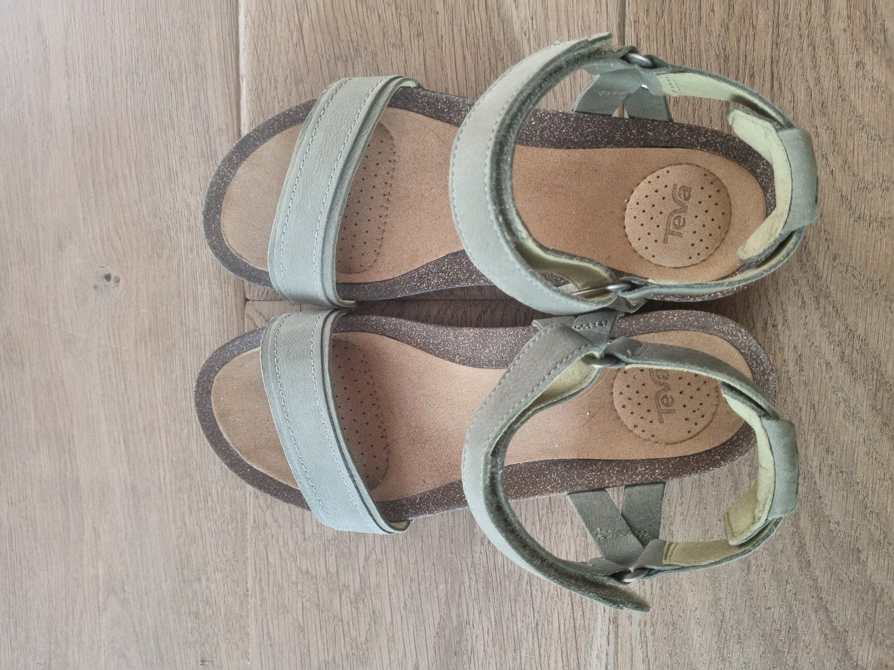 Teva Damenschuhe: Sandales Teva cuir vert pointure 37 – Gebraucht aus Lavey-les-Bains von Etre-Ange 1