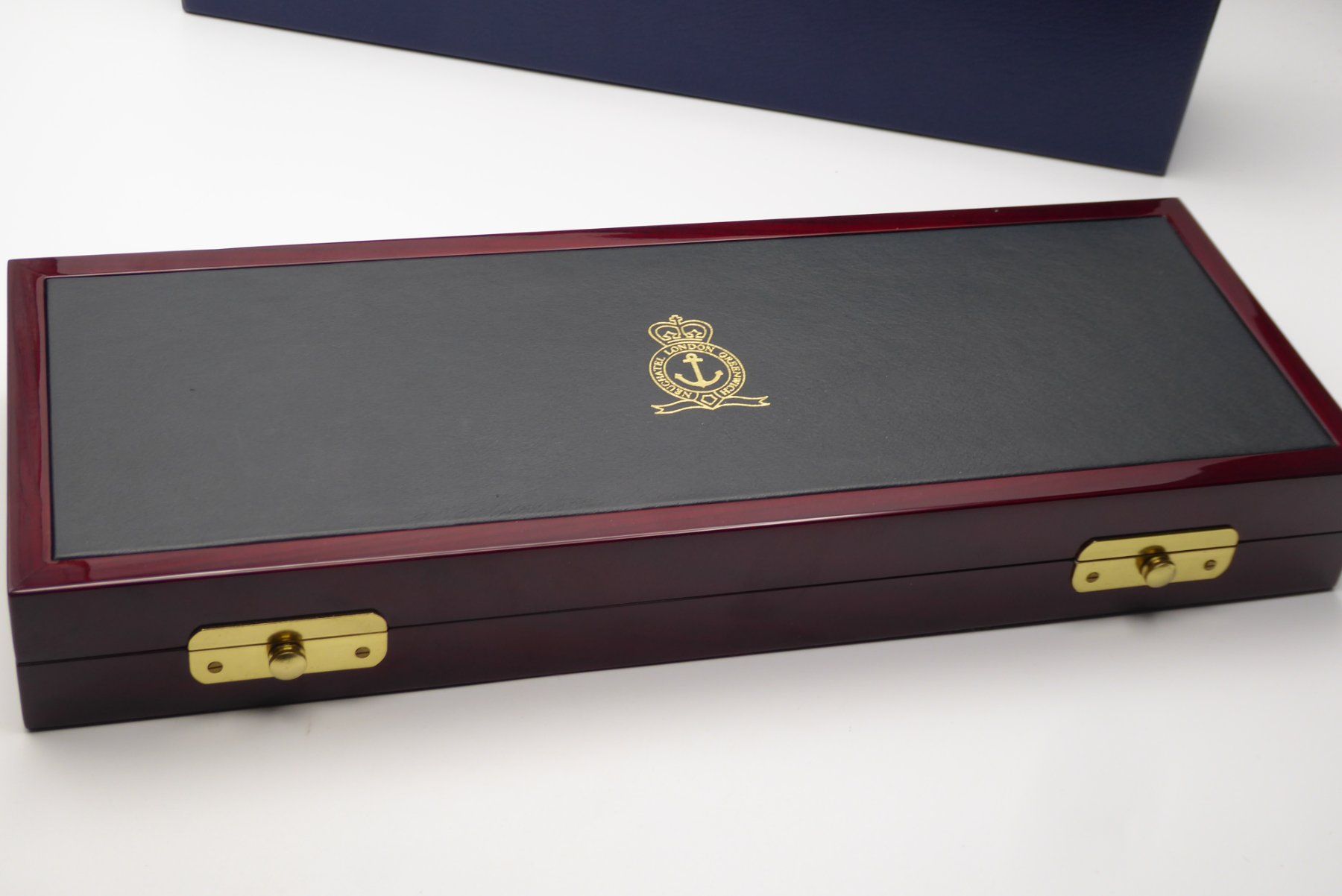 Uhrenboxen: Arnold & Son box for watch – Gebraucht aus Geneve von adr_xk6n 1
