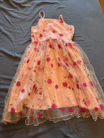 Sommerliches Mädchenkleid, Grösse 152, Festlich & Süss