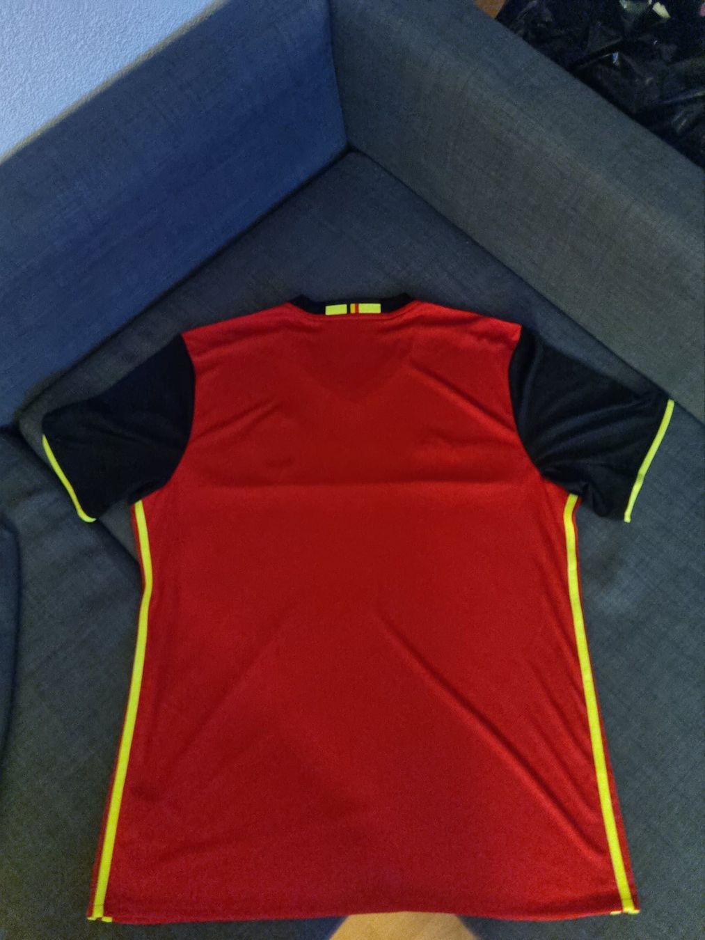 Adidas Canottiere & Pantaloni: BELGIEN Home Trikot 2016 – Nuovo (secondo la descrizione) da Hägendorf venduto da vog_shl7 1