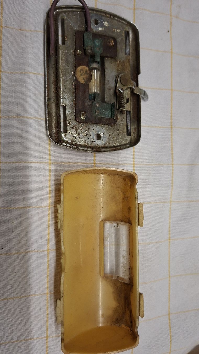 Tutti pezzi di ricambio auto: Oldteimer Innenleuchte leider kein Autotyp vorhanden  – Usato da Altstätten SG venduto da HG1959 1