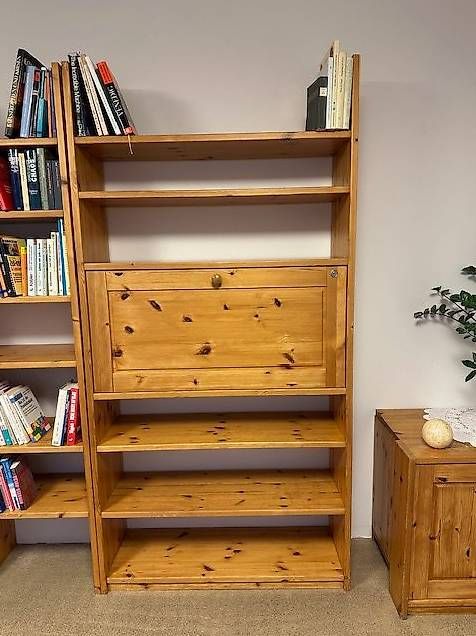 Étagères: Büchergestell+Gestell fast gratis!  – D'occasion à Aarau par vio_lrn7 1
