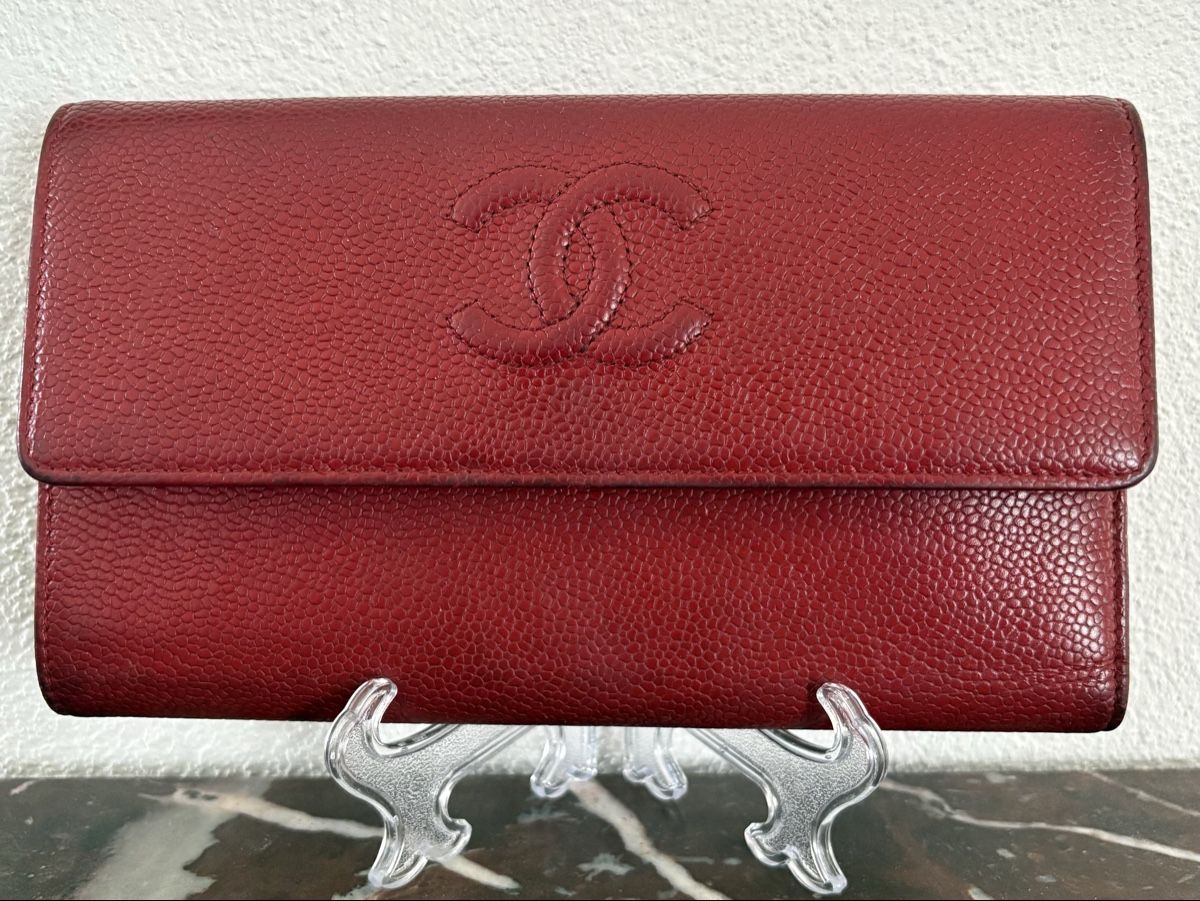 Chanel Portamonete: Chanel Timeless CC Flap Wallet - Red Caviar Leather – Usato da Fällanden venduto da lil_wpb9