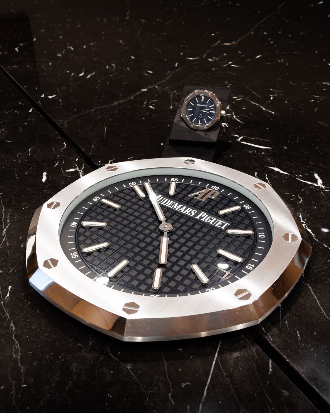 Audemars Piguet Orologi da terra & Orologi da parete: Audemars Piguet Royal Oak Wall clock – Usato da Genève venduto da aspaklariacollection 4