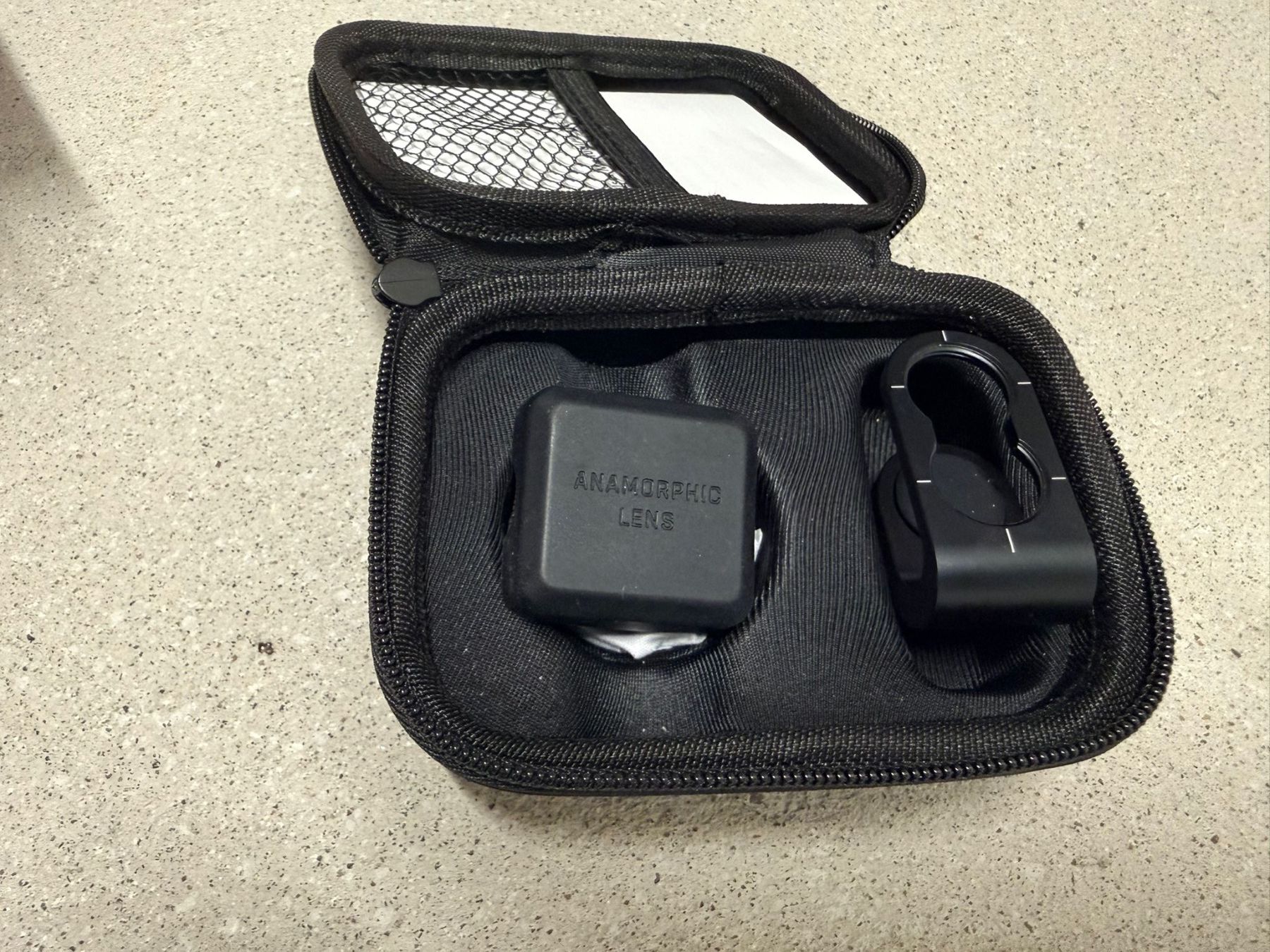 Obiettivi: Anamorphic Lens Moment mit Tasche – Usato da Basel venduto da Tierschutz-Flohmi