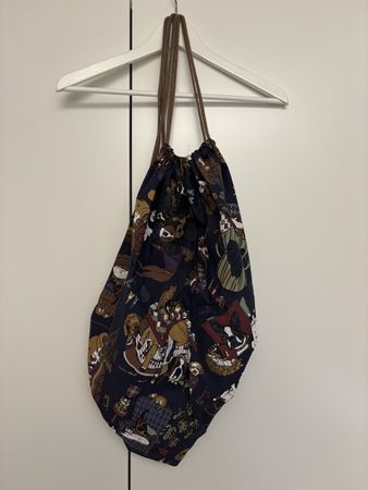 Turnbeutel/Rucksack mit coolem Muster, neuwertig
