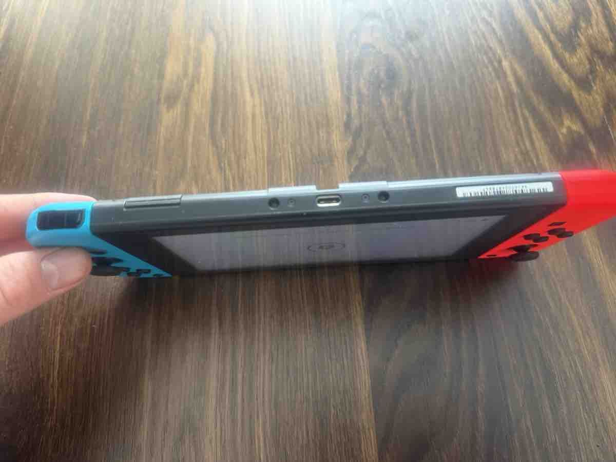 Nintendo Console: Nintendo Switch Konsole, gebrauchter Zustand – Usato da Winterthur venduto da Ricardomx 3
