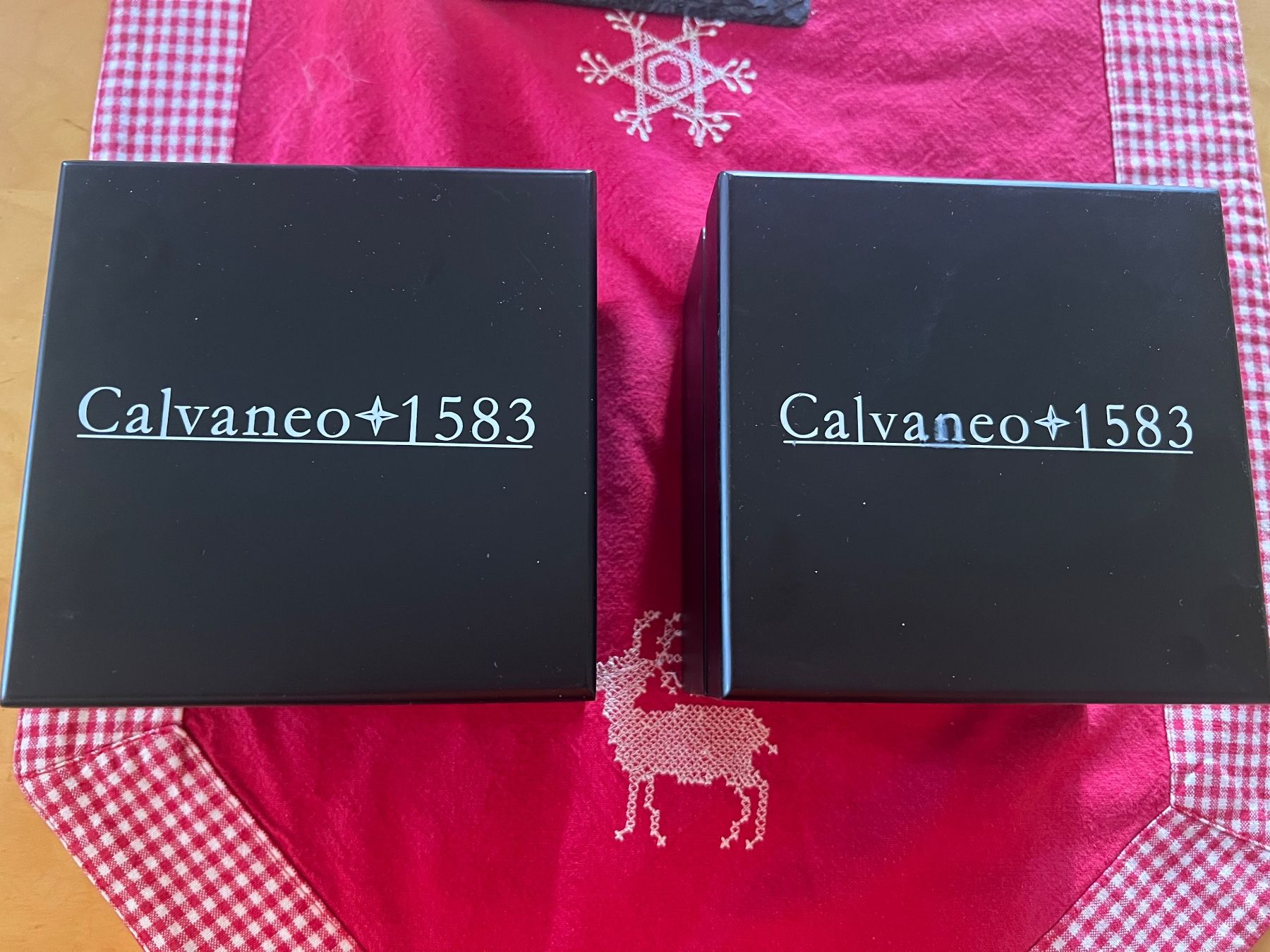 Orologi: 2 Stücke Uhrer Box Calvaneo Liquidation – Usato da Oberengstringen venduto da Djs