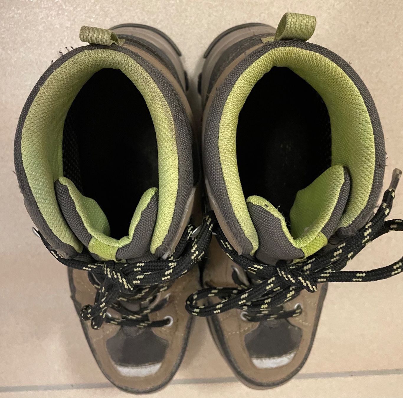 Decathlon Scarpe per ragazzi: Quechua Jungen Wanderschuhe Gr.35 – Nuovo (secondo la descrizione) da Schaffhausen venduto da London114 1