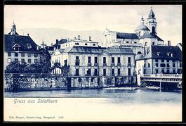 AK Solothurn, Flussufer mit Häusern, Brücke und Kirche