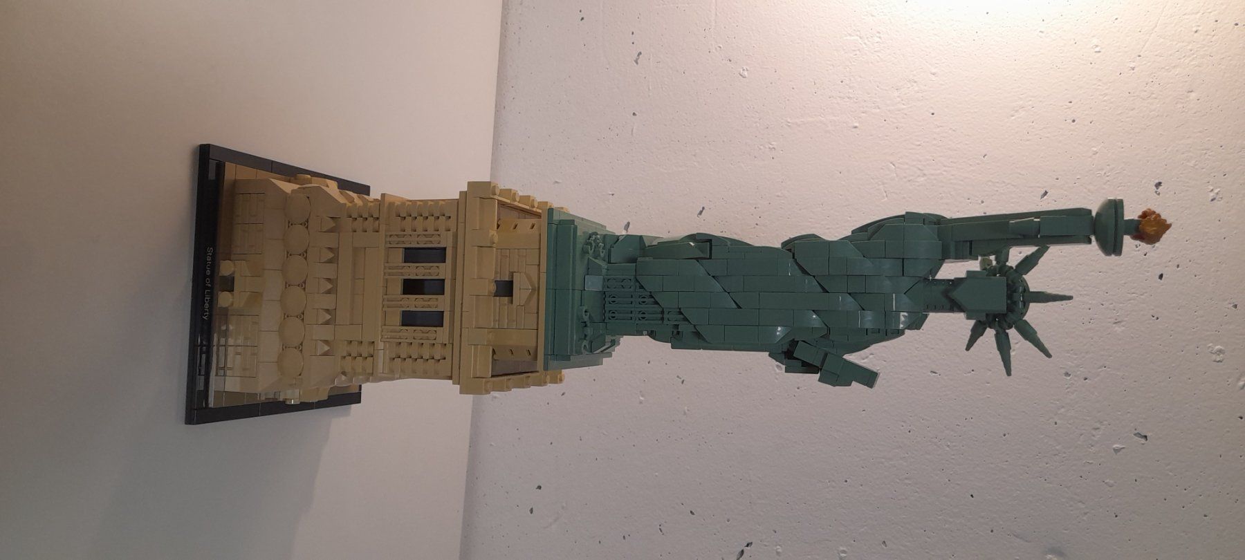 Lego Kit di costruzioni: Lego Architecture 21042 - Statue de la Liberté – Usato da Tatroz venduto da lgc01