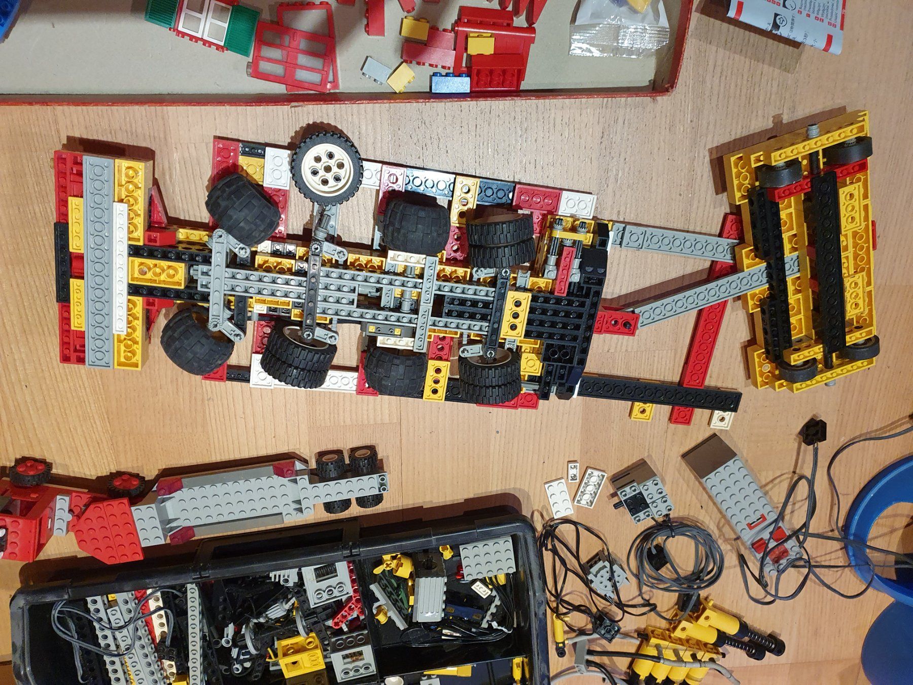 Lego Kit di costruzioni: LEGO Technik und mehr, Pneumatikbagger – Usato da Luzern venduto da Chrischtiv 2