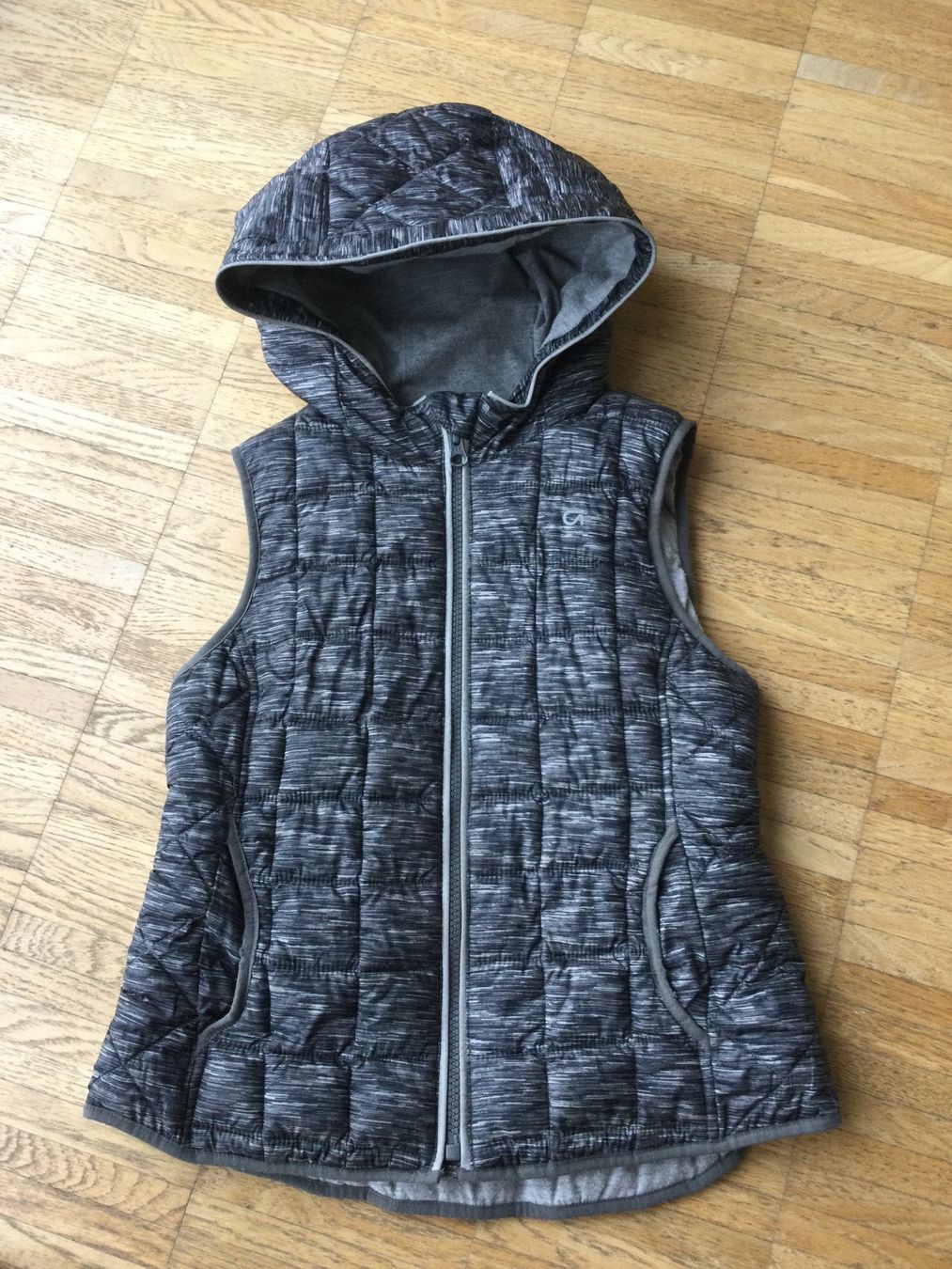 Gap Sonstige Jungenkleidung: Kinder Gilet GAP Gr. 120-128 – Gebraucht aus Zürich von VorlonShadow