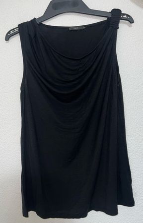 Schwarzes T-shirt, Grösse 44