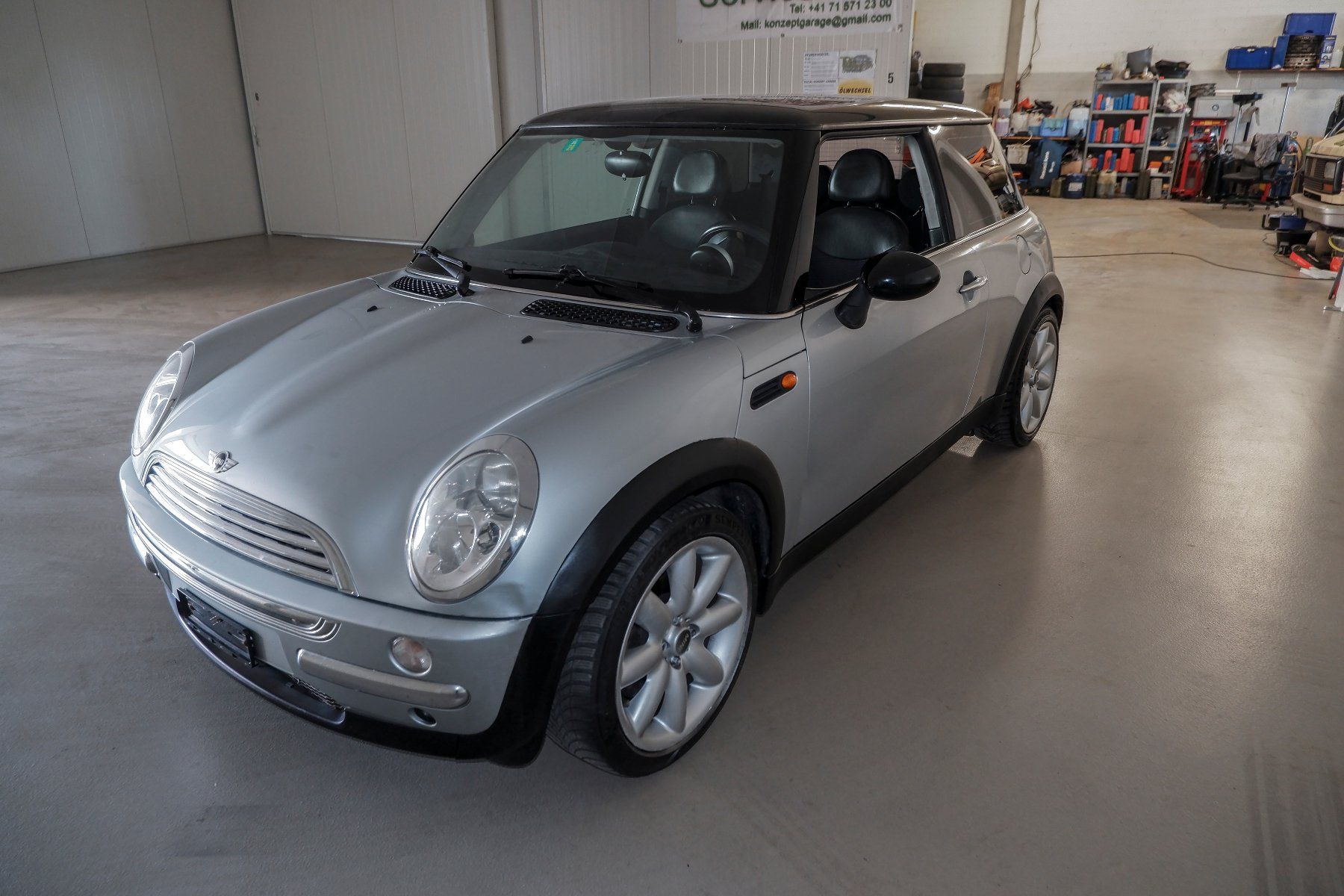Mini Automobili: Schnäppchen, Mini Cooper, silber/schwarz 1.6 Liter, ab Platz – Usato da Sommeri venduto da Toms_Fairplayservice 3