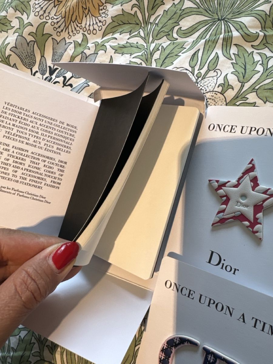Dior Blocchi: Dior Notizbuch mit Sticker  – Nuovo (secondo la descrizione) da Bassersdorf venduto da Ayumiyamaguchi 1