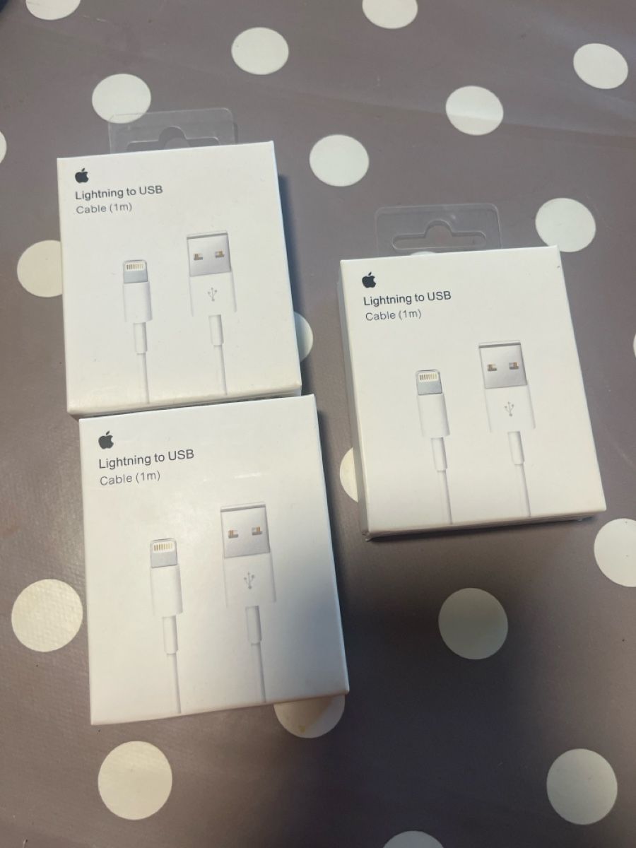 Apple Cavi: 3 câbles Lightning vers USB Apple 1m Neufs  – Nuovo e nell'imballaggio originale da Noville venduto da Berlusconi55