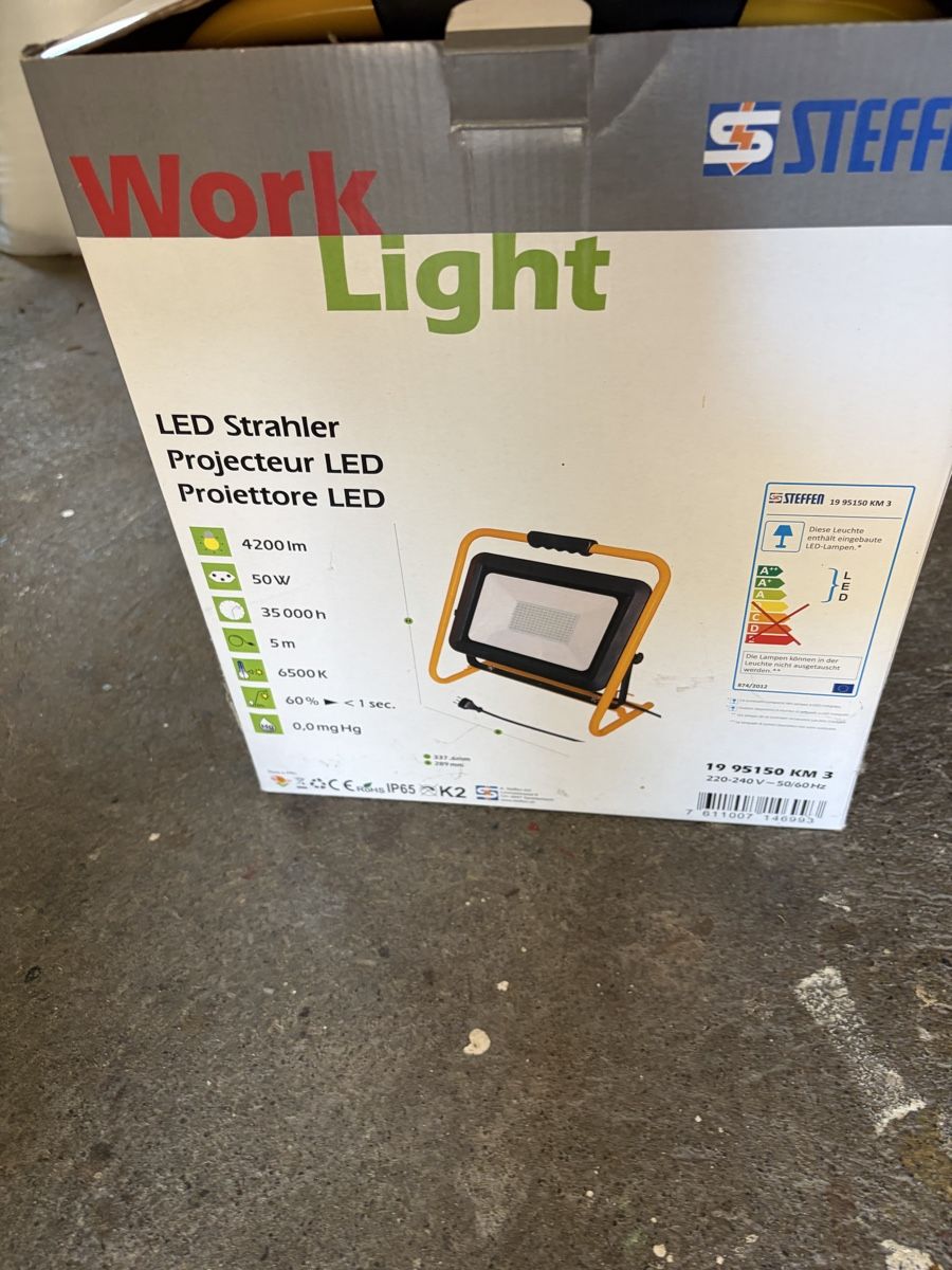 Fari: LED Strahler/ Baustellenlampe  – Nuovo (secondo la descrizione) da oftringen venduto da stouner1