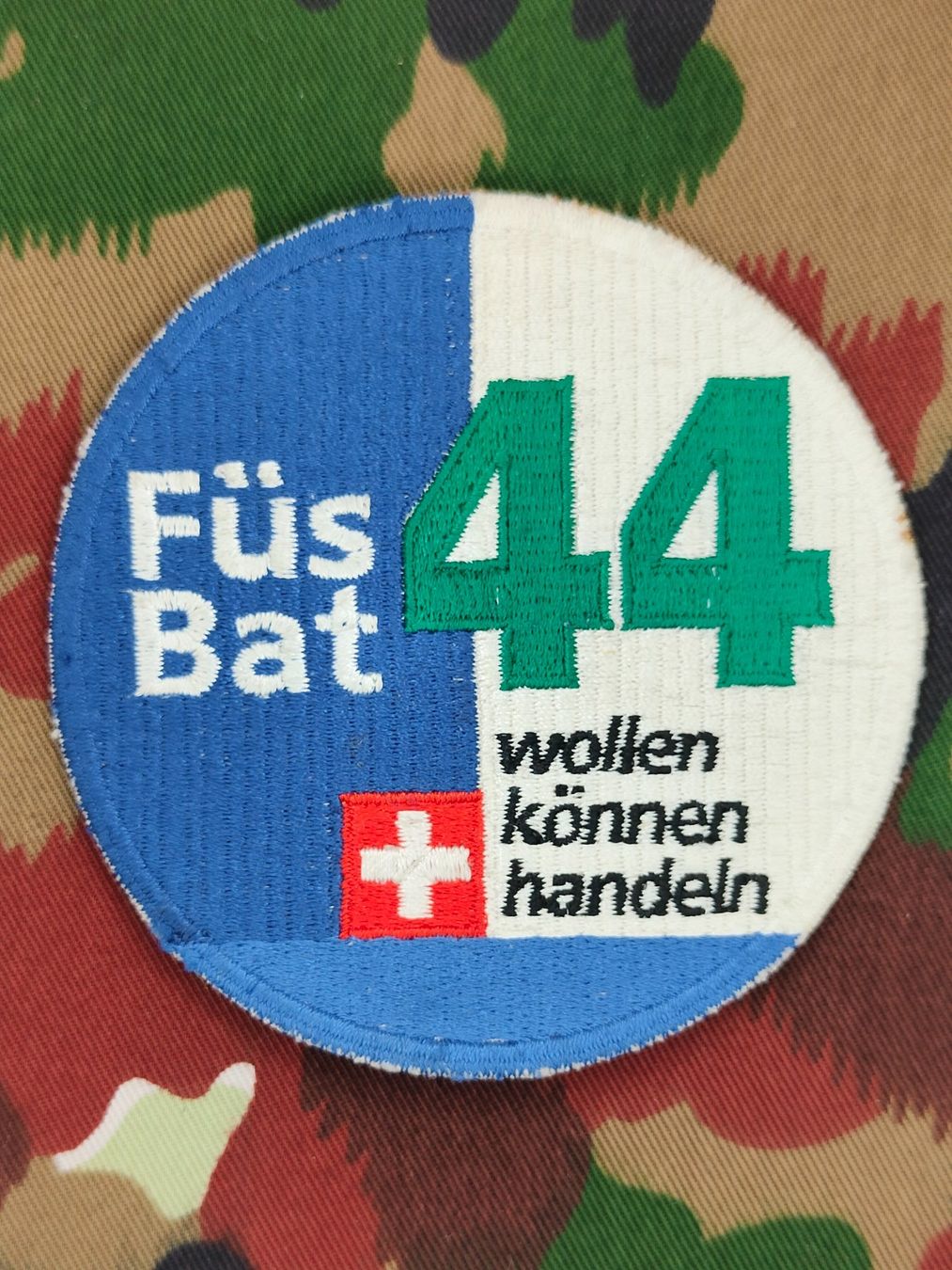 Schweizer Armee Plaketten & Abzeichen: Verbandsabzeichen Füs Bat 44 Kp 4 – Gebraucht aus Bauma von SwissMilitaria