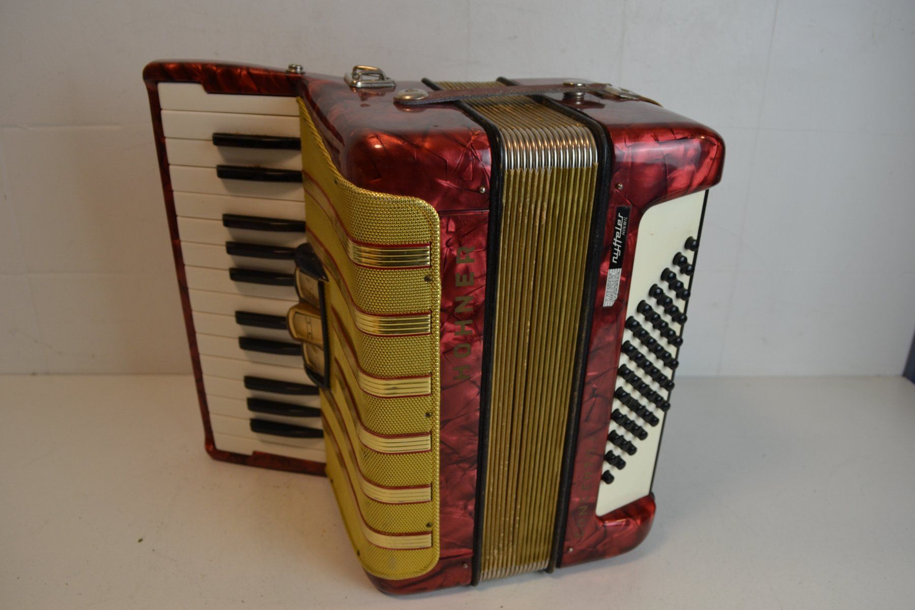 Hohner Musikinstrumente: Akkordeon chromatisch Hohner Concerto I – Gebraucht aus Zürich von Brockito 7