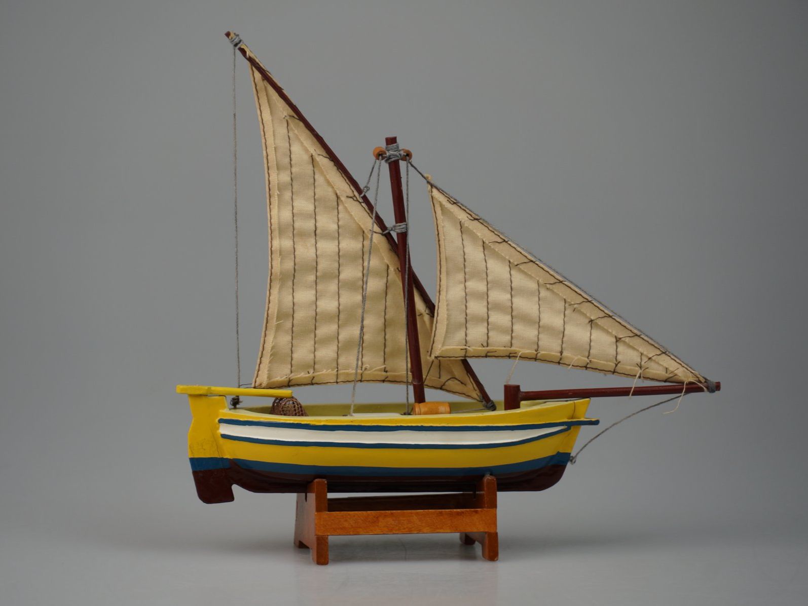 Modellbausätze & Standmodelle: Modellschiff Lateinersegel 9" – Gebraucht aus Rüti ZH von Restwert_Rueti_ZH 1