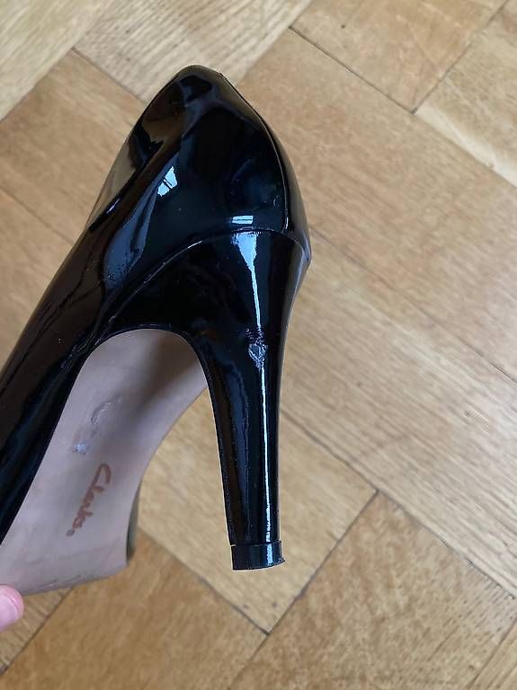 Chaussures femmes: Escarpins vernis Clarks – D'occasion à Lausanne par ste_6cmk 4