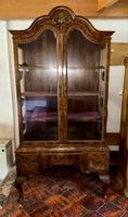 Queen Anne-Vitrine