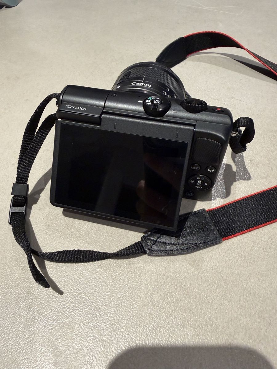 Canon Kamera: Canon EOS M100 Systemkamera inkl. Tasche und SD-Karten – Gebraucht aus Orpund von Nonoo 2