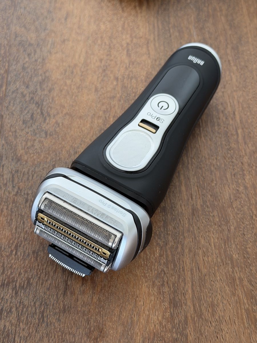 Braun Rasierapparate & Rasierklingen: Braun Rasierer S9 pro – Gebraucht aus Rümlang von Michinet 1