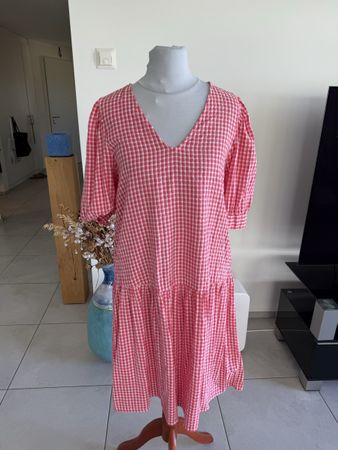 ONLY Kleid rotkariert Grösse M neuwertig