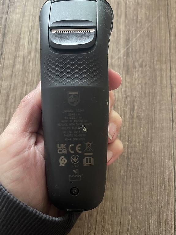 Rasoi & Lamette da barba: Rasierer Philips 3000 wie neu – Usato da Frutigen venduto da swissTCGworld 2
