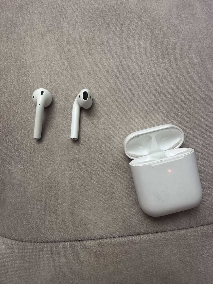 Apple Kopfhörer: Apple AirPods 2. Gen mit Ladecase gebraucht – Gebraucht aus Winterthur von Ciboo 3