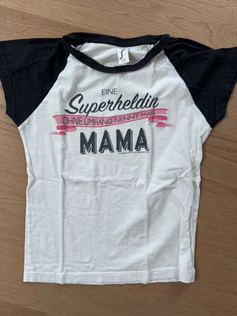 Süsses T-Shirt für Mamis - Superheldin ohne Umhang, S