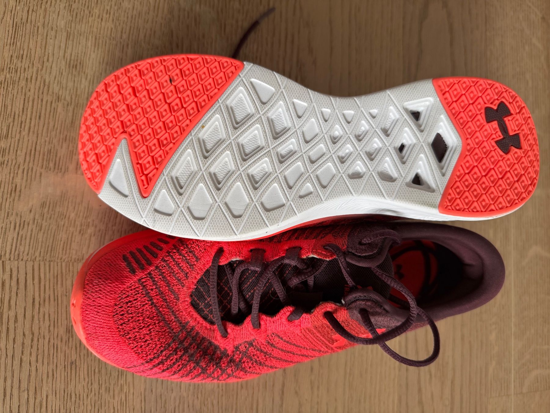 Under Armour Scarpe da donna: Trainingsschuhe Under Armour, Grösse 40 – Usato da Belp venduto da Mundial 1