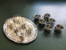 Sigg-Teetassen Silber und Silbertablett