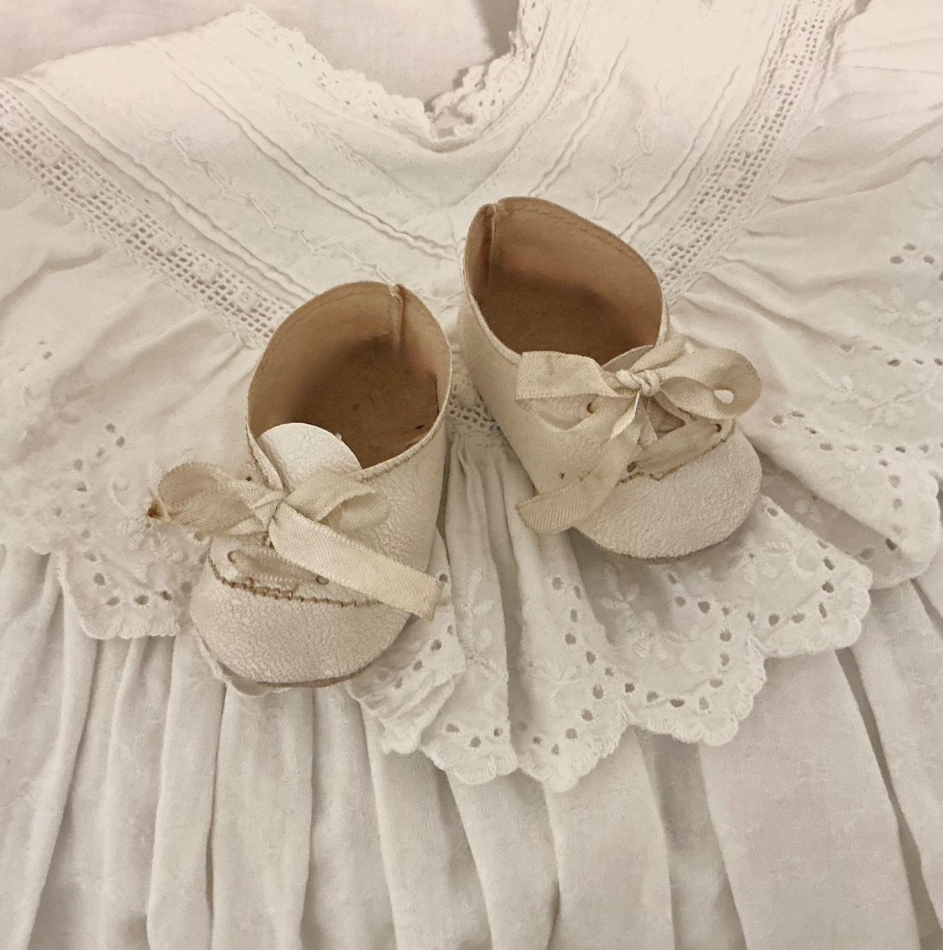 Bambole: ANTIKE PUPPENSCHUHE – Usato da Zell LU venduto da Silvermemory 4