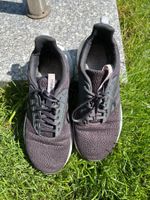 Adidas Damen Turnschuhe Gr.42, leicht für den Sommer ☀️👟.