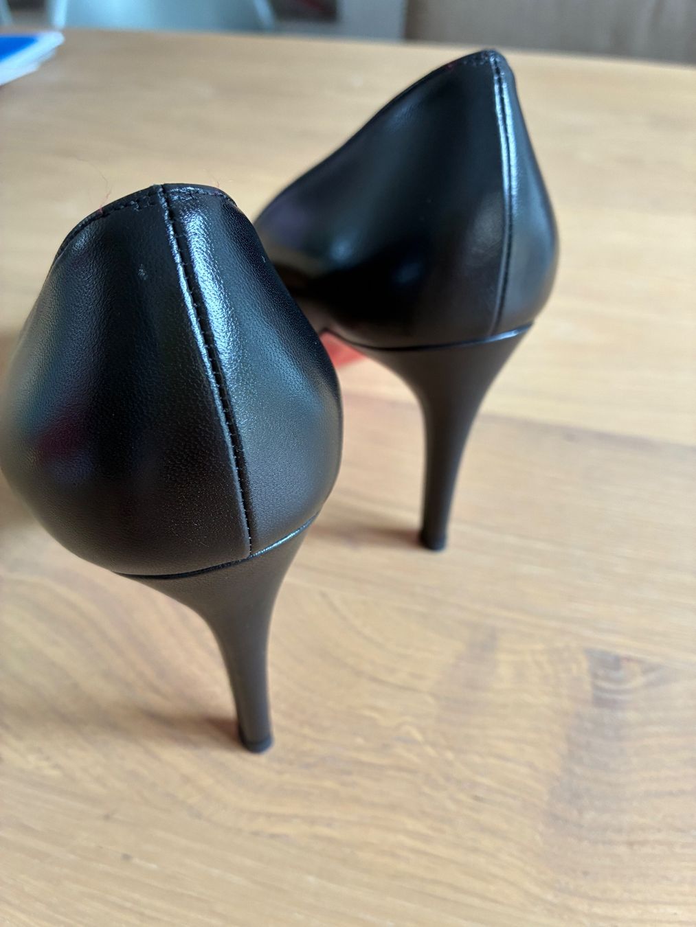 Christian Louboutin Damenschuhe: Louboutin Single Pumps Gr. 38 – Gebraucht aus Zürich von Mauersegler 1