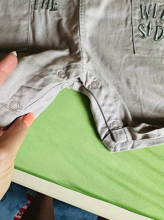Pantaloni: Primark Latzhose Dschungelbuch Kinder Grösse 98 – Usato da Glattbrugg venduto da men_rxb5 2