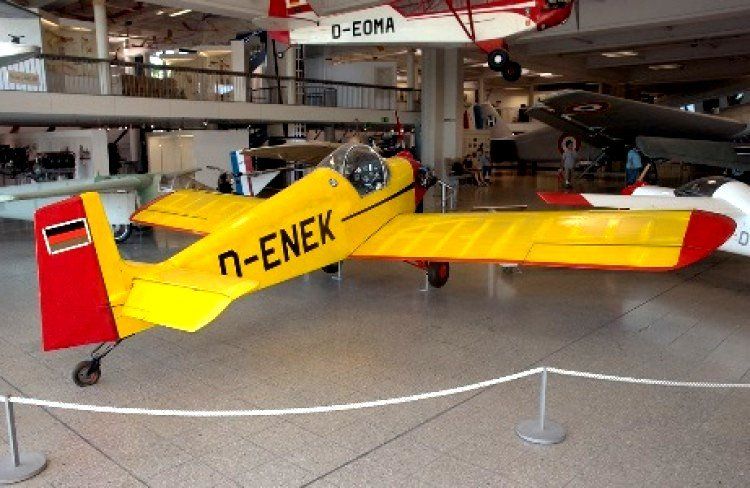 Modellismo RC: Quality Bauplan / Plan RC Scale model "Stark Turbulent" – Nuovo (secondo la descrizione) da Genève venduto da Hucotra 5