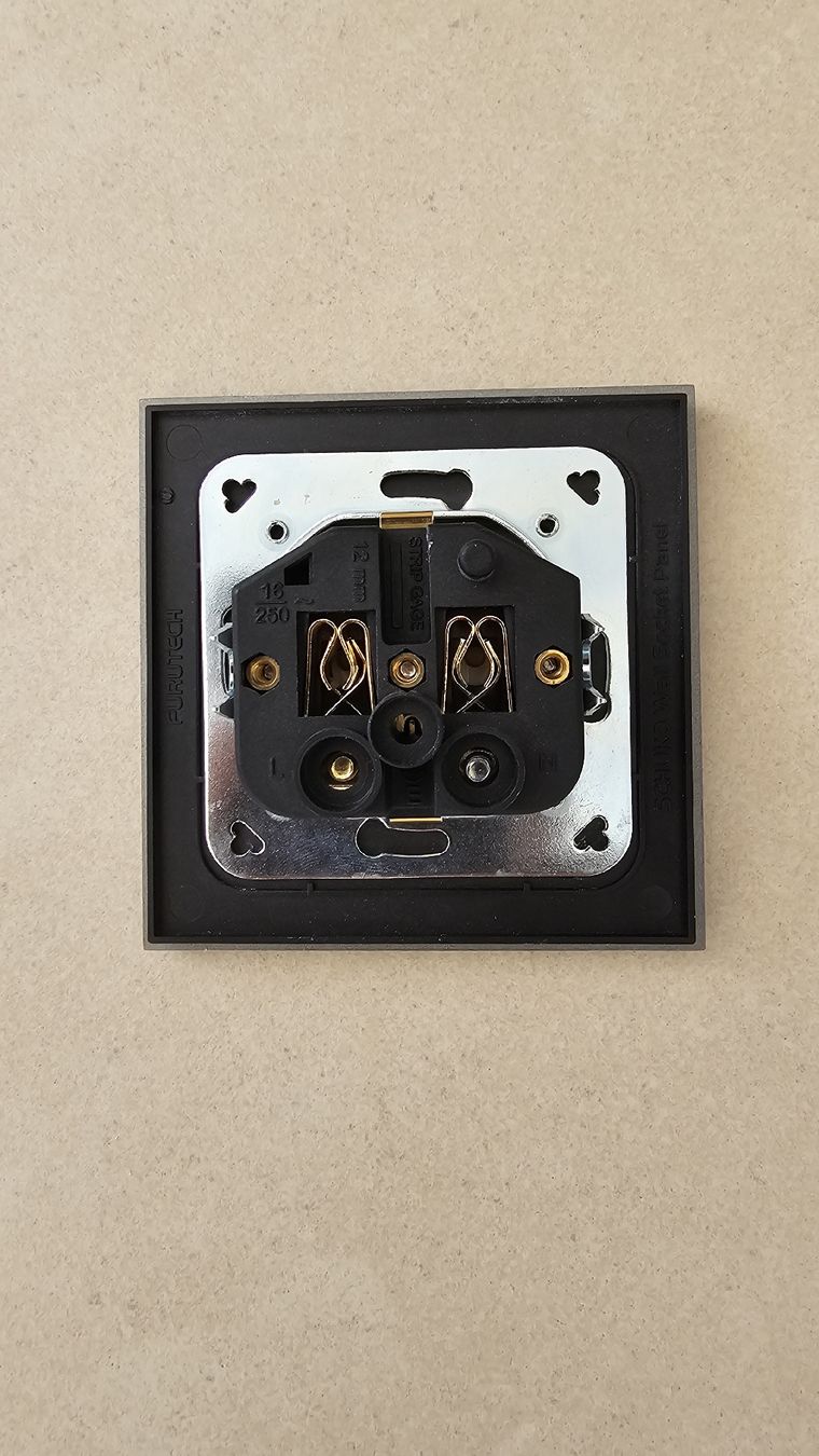 Furutech Spine: Steckdose FURUTECH Schuko – Usato da Spreitenbach venduto da Garjulia 1