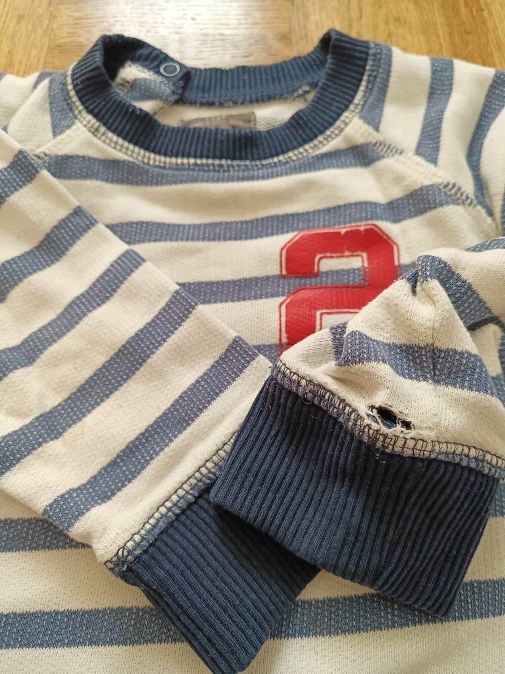H&M Maglioni & Felpe: H&M Strickpullover Gr 92 Kinder gestreift blau/weiss, Riss – Usato da Oberhofen Thun'see venduto da cri_6md2 2