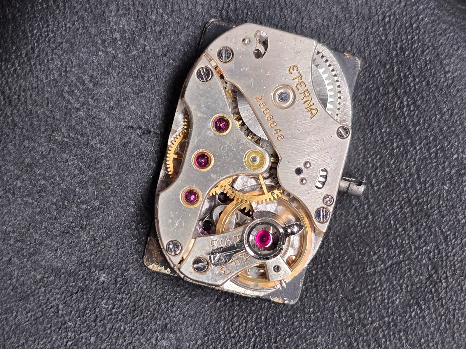 Eterna Orologi: Mouvement Eterna calibre inconnu – Usato da Tramelan venduto da Nirdan 2