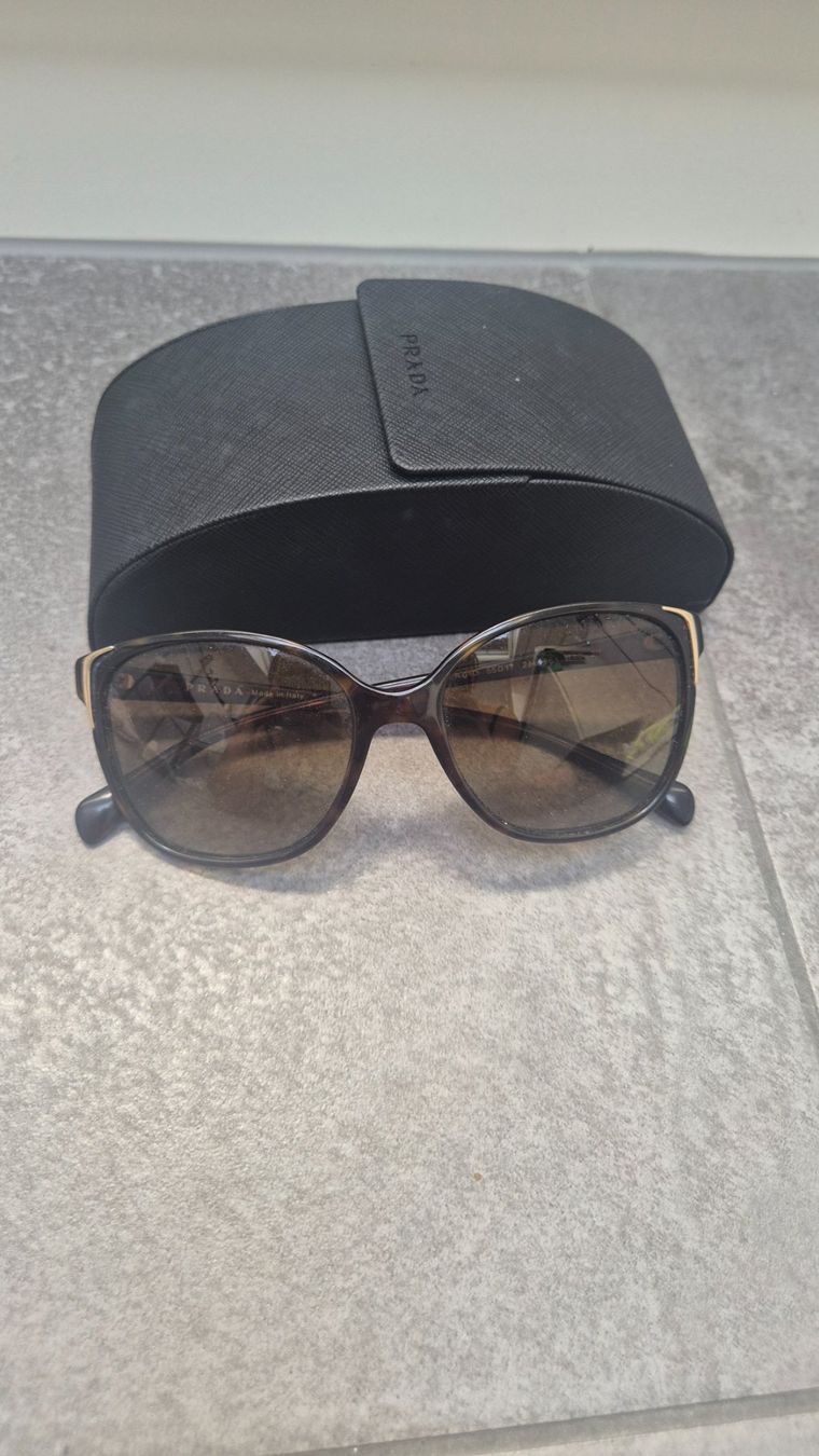 Prada Brillen & Gläser: Prada Polarized Sunglasses – Gebraucht aus Allschwil von lor_s7nz
