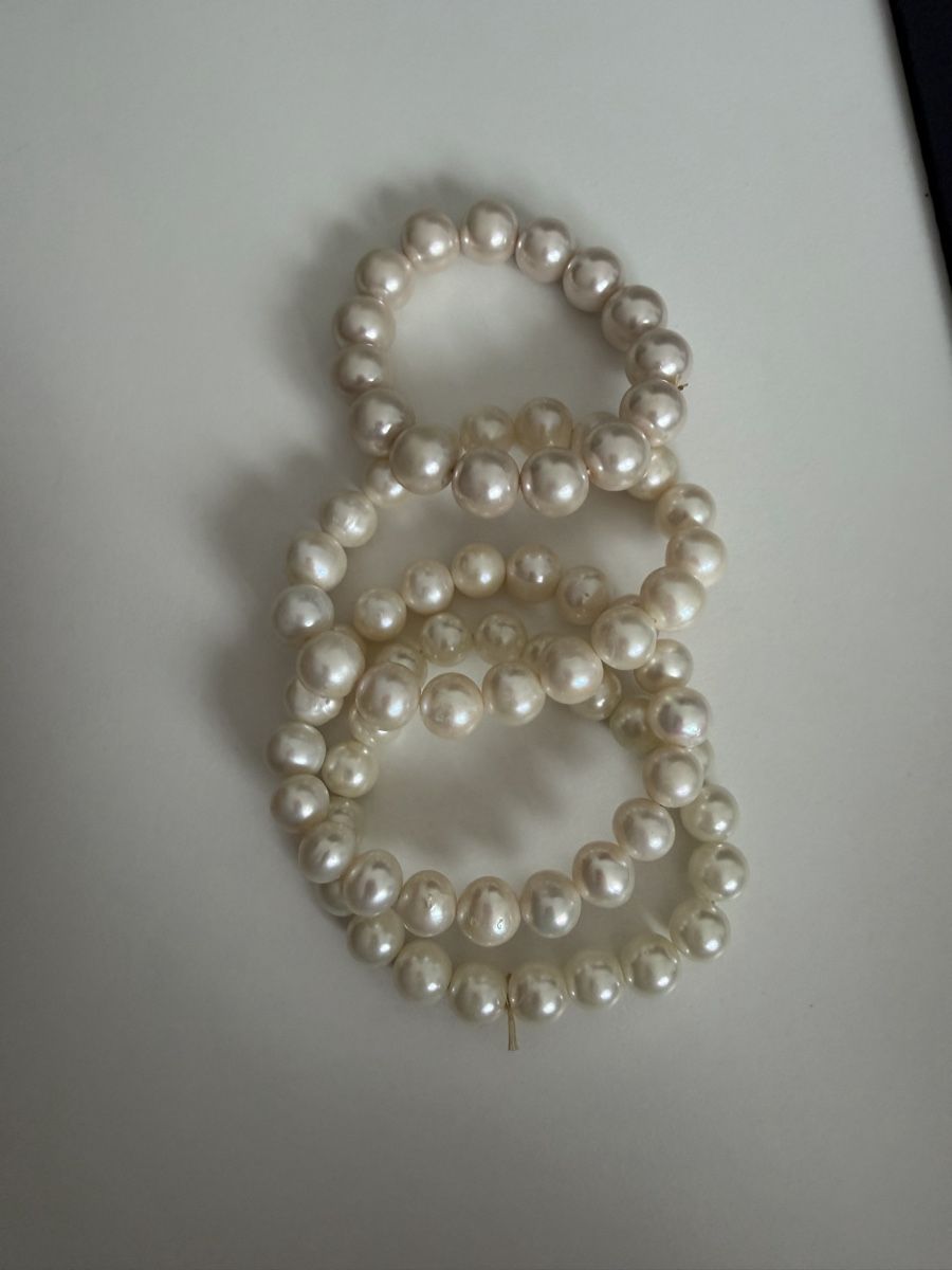 Armbänder & -reifen: 4er Set: Elegante Kunstperlen Armbaender, neuwertig – Gebraucht aus Bassersdorf von Sandy456
