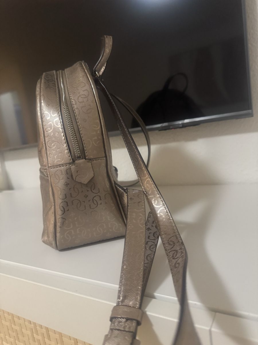 Guess Rucksäcke: Original GUESS Damen Rucksack – Neu (gemäss Beschreibung) aus Pratteln von VL_87 1