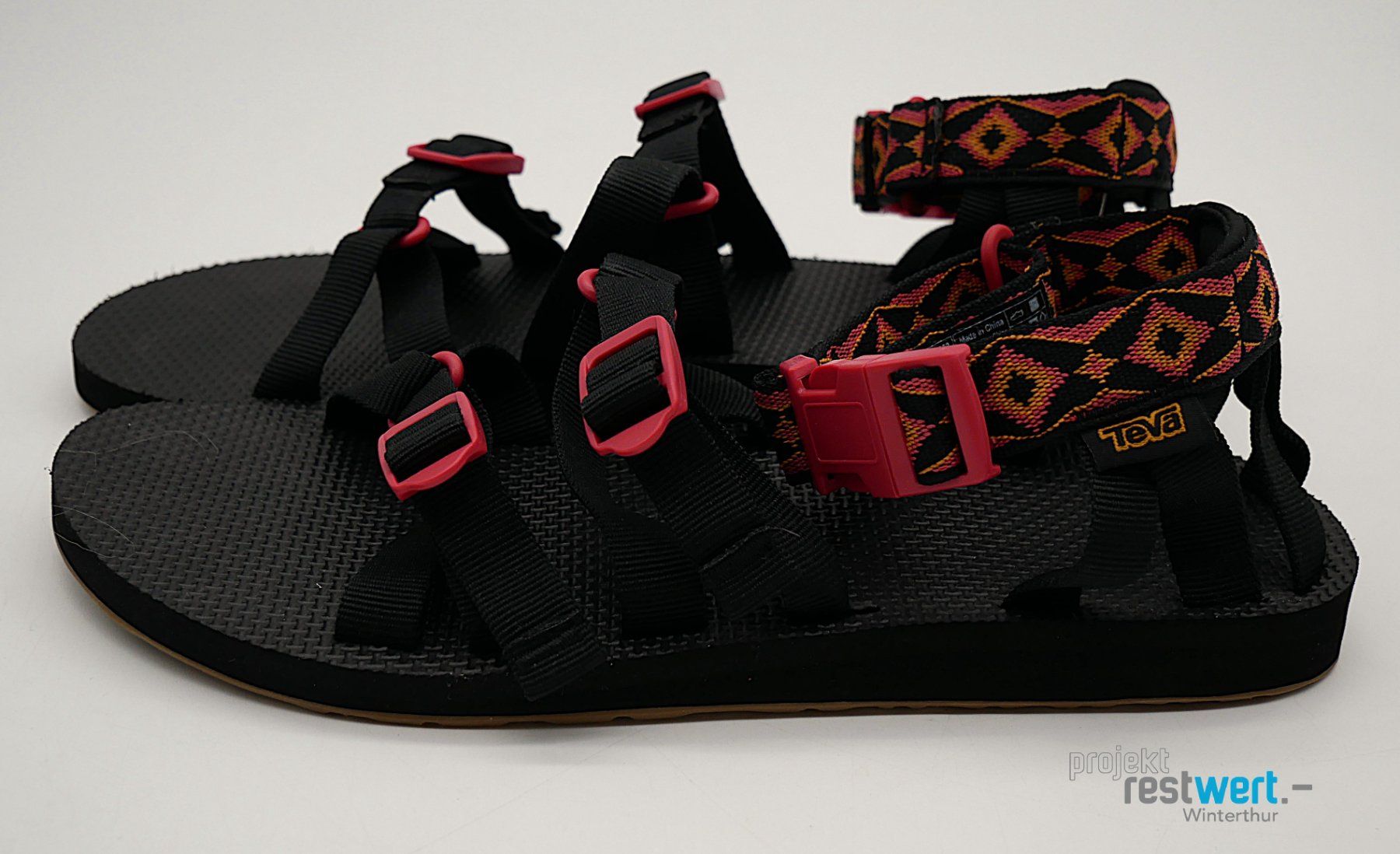 Teva Scarpe da uomo: TEVA Herren Sandalen (Gr. 40.5) – Nuovo (secondo la descrizione) da Winterthur venduto da Restwert_Winterthur 1