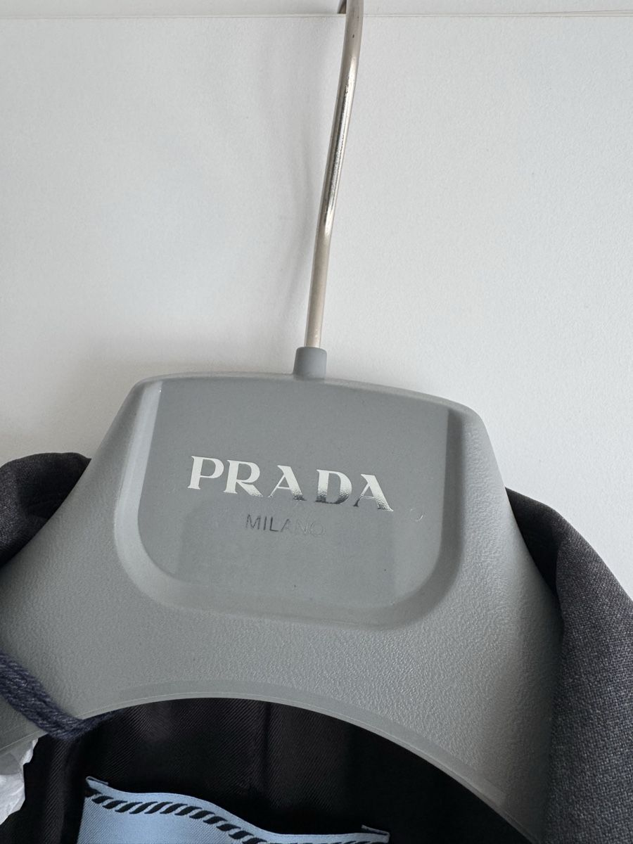 Prada Giacche: Prada blazer 100% Virgin wool, NEW – Nuovo (secondo la descrizione) da Dübendorf venduto da fra_h2bp 6