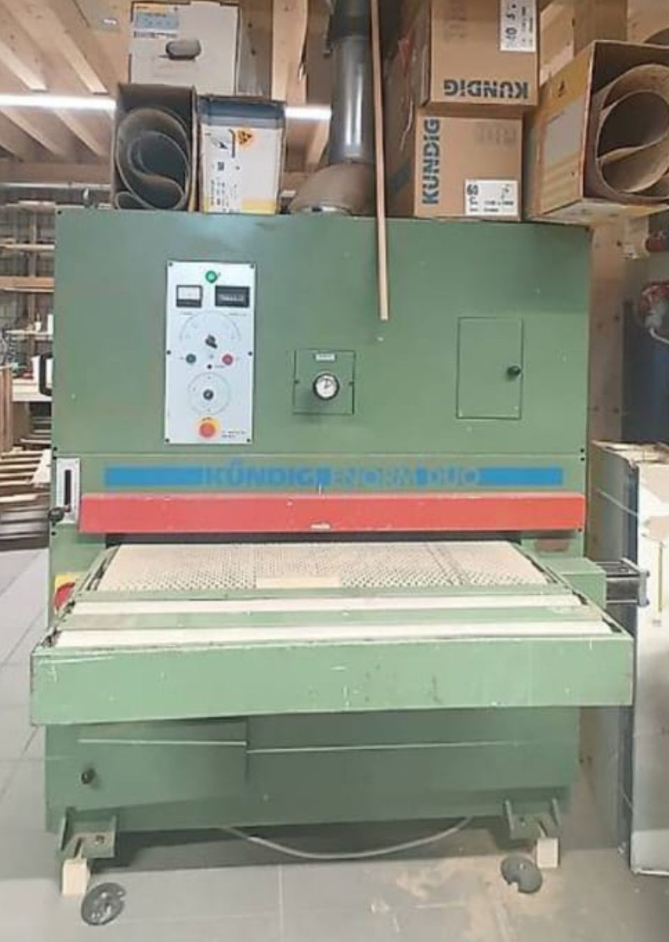Smerigliatrici & Lucidatrici: Breitbandschleifmaschine – Usato da Sevelen venduto da Stine_li_